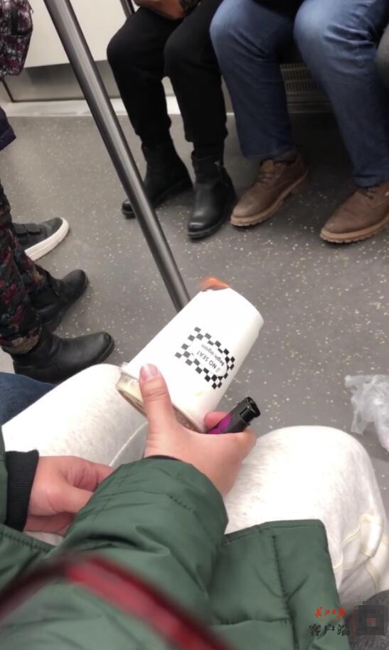 女子遭水枪攻击事件，男子未逃逸，警方介入调查
